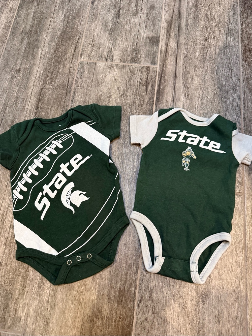 Michigan State MSU Spartans Baby Onesie Bodysuit Set - 3/6 months